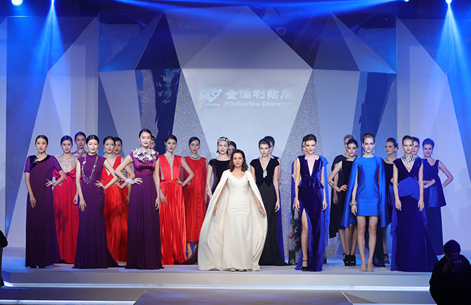 克拉秘境宣布会走秀